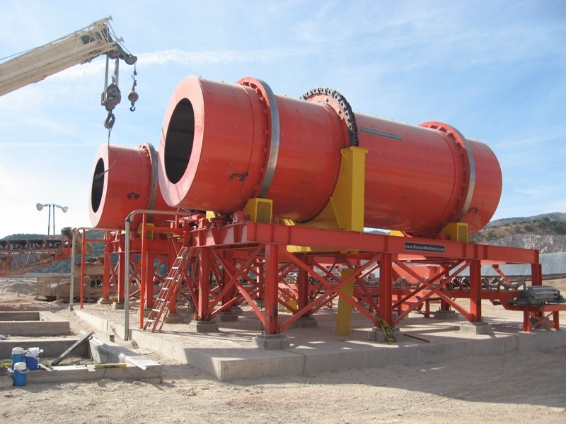 Two 3m (10ft) diameter chain drive agglomerators during installation in Mexico
